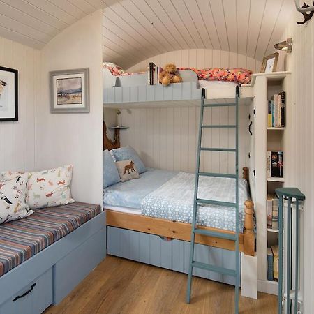 Berwick Upon Tweed Cow Parsley Shepherd'S Hut מראה חיצוני תמונה
