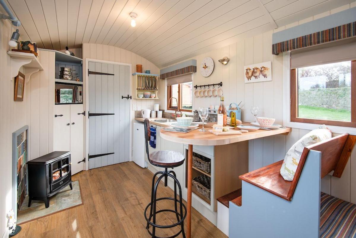 Berwick Upon Tweed Cow Parsley Shepherd'S Hut מראה חיצוני תמונה